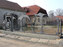 Brána Stíny lesa